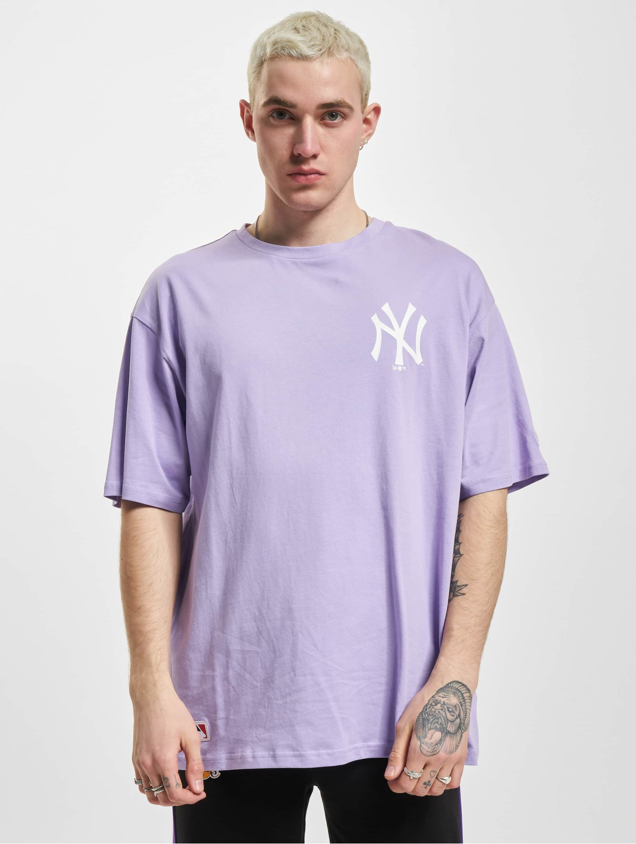 Official New Era MLB League Essential New York Yankees Pastel Pink Tee  B9283_595 B9283_595