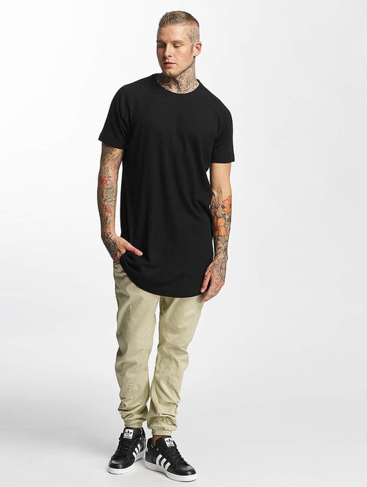 Männer t-shirts Urban Classics Herren T-Shirt Thermal Slub Raglan in schwarz