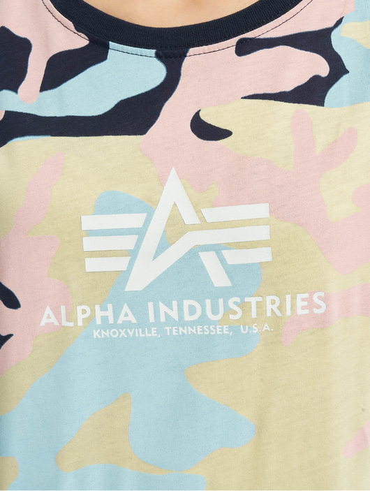 Frauen t-shirts Alpha Industries Damen T-Shirt New Camo Basic in camouflage