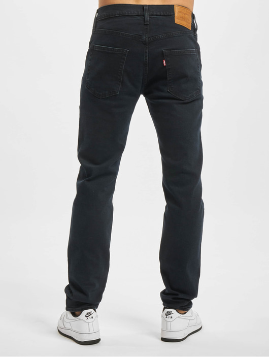 Männer straight-fit-jeans Levi's® Herren Straight Fit Jeans 502™ Regular Taper in schwarz