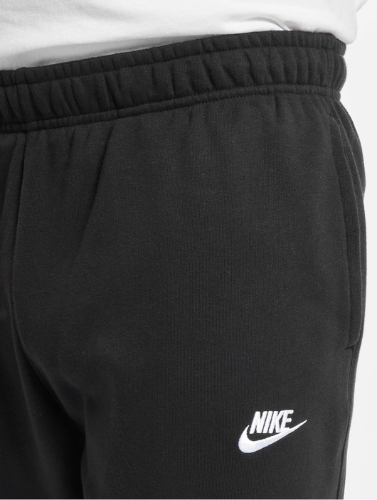 Männer jogginghosen Nike Herren Jogginghose Club CF FT in schwarz