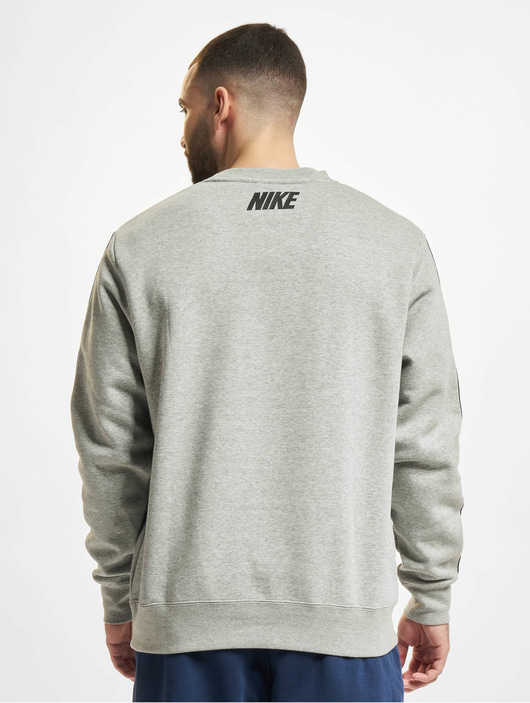 Männer pullover Nike Herren Pullover Repeat Flc Crew Bb in grau