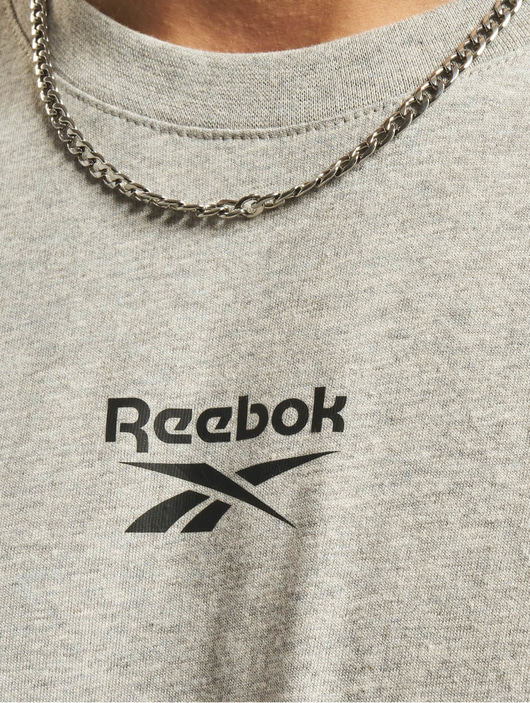 Männer t-shirts Reebok Herren T-Shirt RI Tape in grau