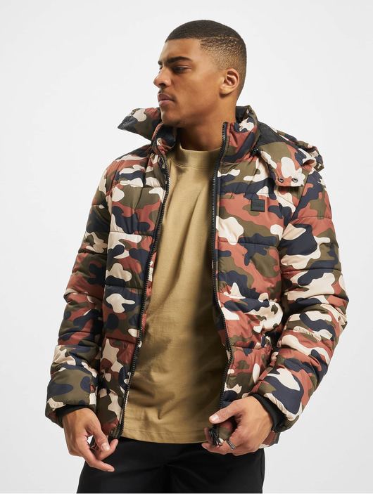 Männer puffer-jackets Urban Classics Herren Puffer Jacket Hooded Camo in camouflage