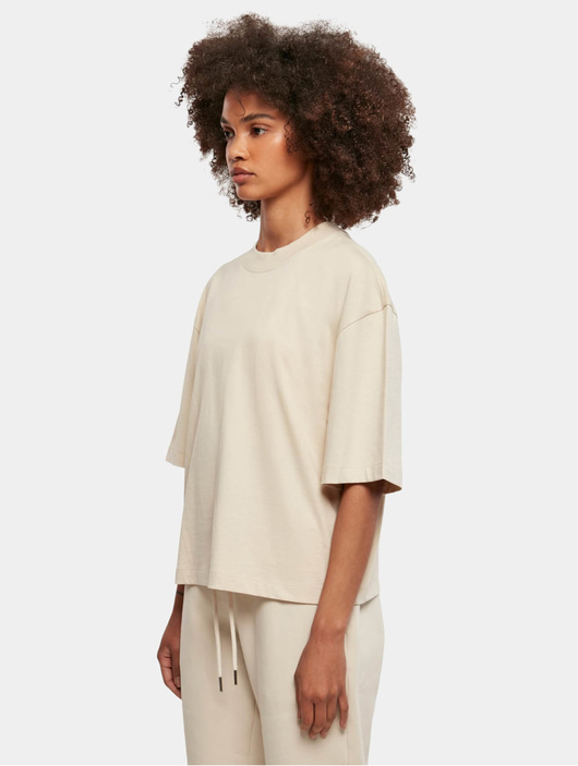Frauen t-shirts Urban Classics Damen T-Shirt Ladies Organic Oversized in beige