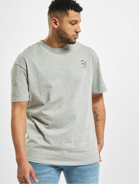 Männer t-shirts Urban Classics Herren T-Shirt Big Wave in grau