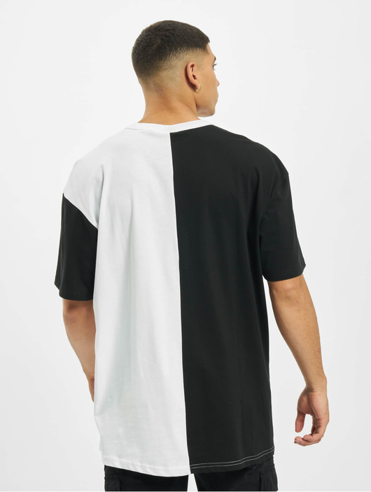 Männer t-shirts Urban Classics Herren T-Shirt Harlequin Oversize in schwarz