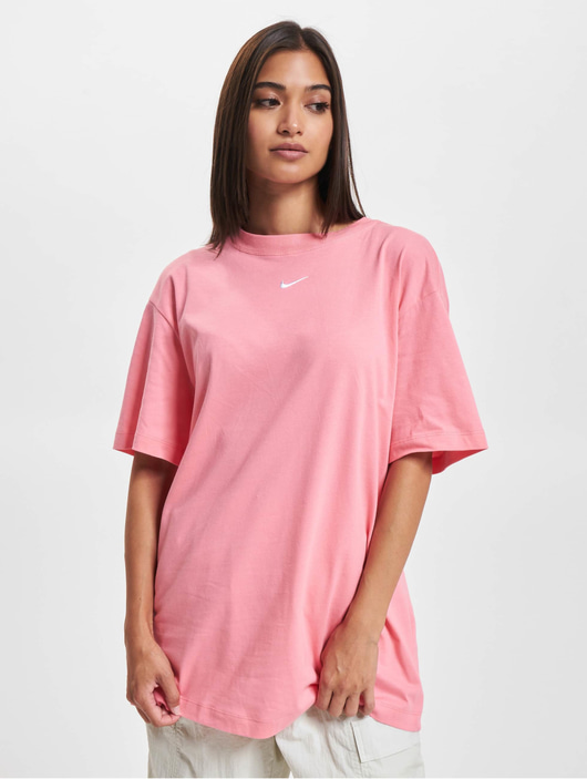 Nike Overwear / T-Shirt Essential in pink 1020885