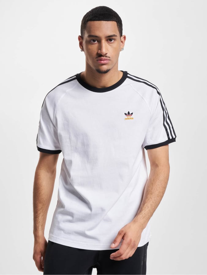 adidas Overdel / T-shirts Nations i hvid 1006875