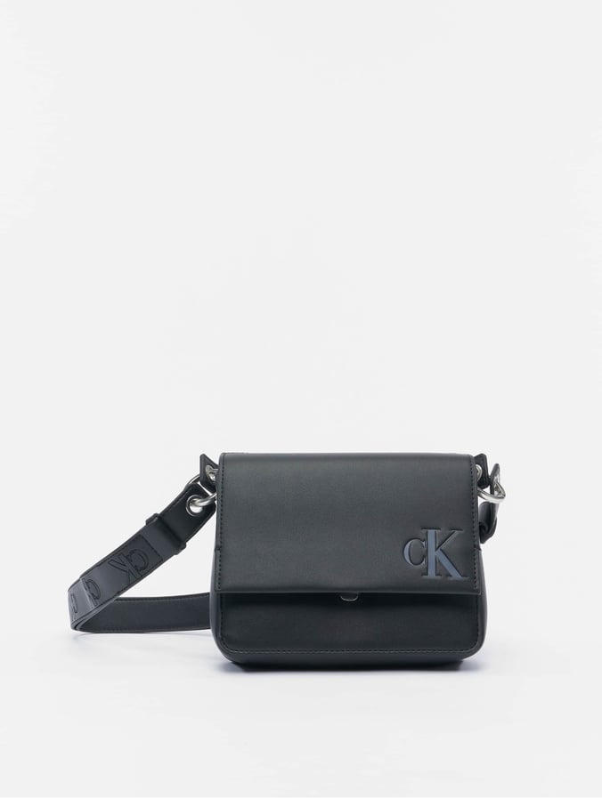 Vriendelijkheid uitlijning Alexander Graham Bell Calvin Klein Accessoires / tas Sculpted in zwart 971578