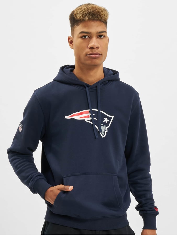 Men's Antigua Heather Gray New England Patriots Victory Pullover Hoodie