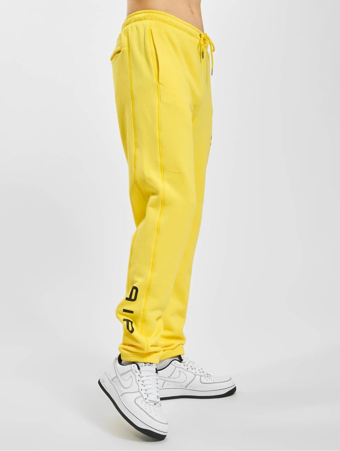 Nike / joggingbroek Air in geel