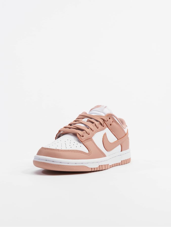 rose whisper dunks nike