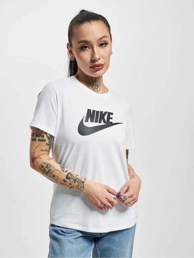 Nike Overwear / T-Shirt Essential Icon Future in white 993453