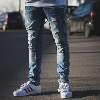Über 1.050 Jeans-Varianten