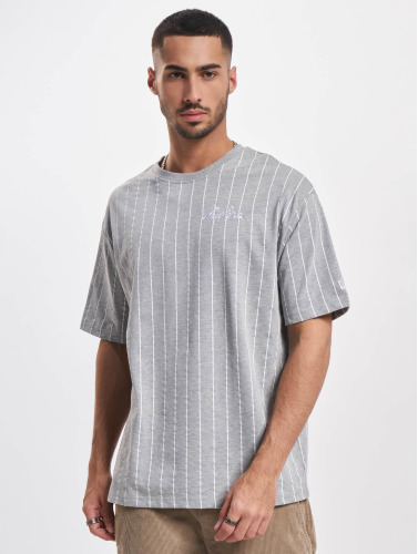 New Era / t-shirt Pinstripe Oversized in grijs