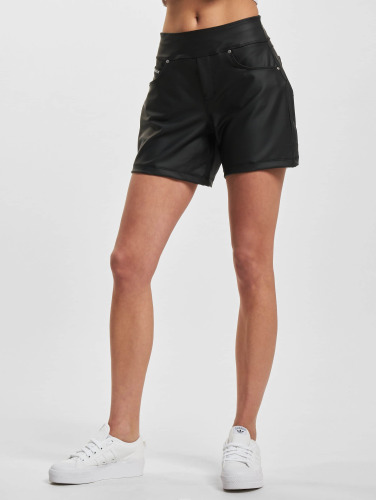 Freddy / shorts N.O.W. Vegan Leather Yoga Comfort Mid Waist Wide Leg in zwart