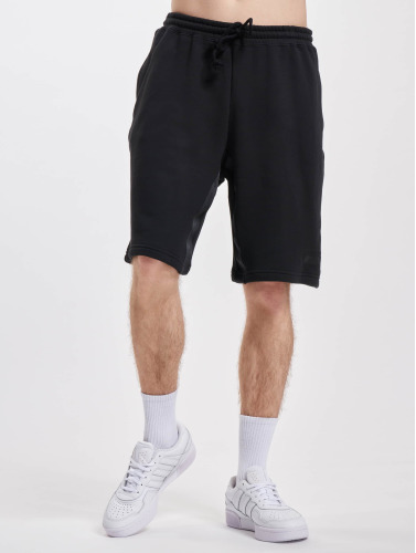 adidas Originals / shorts R.y.v. Shorts in zwart