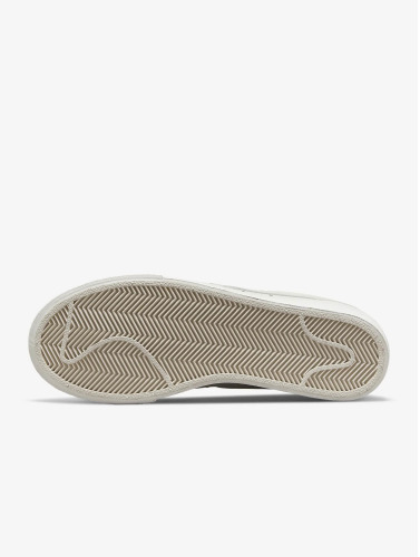 Nike / sneaker Blazer Low Platform in beige