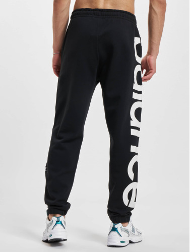 New Balance / joggingbroek Athletics Out Of Bounds New in zwart