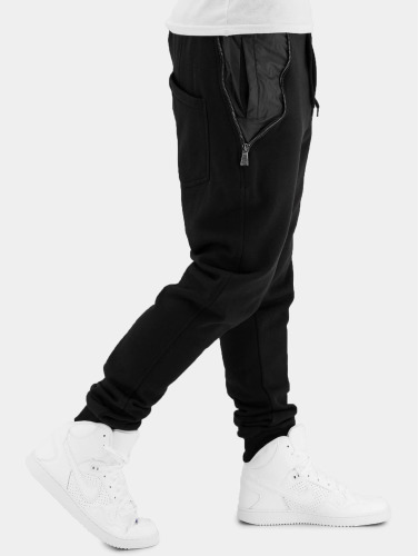 Urban Classics / joggingbroek Side Zip Leather Pocket in zwart
