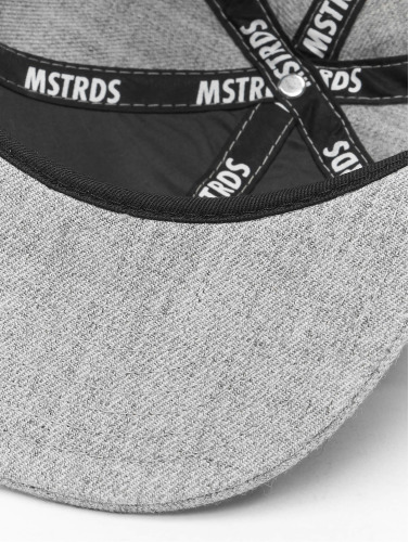 MSTRDS / snapback cap V Letter in grijs