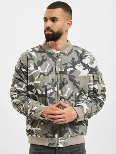 Urban Classics / Bomberjack Vintage Camo in camouflage