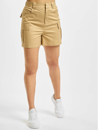Glamorous / shorts Ladies in beige