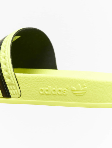 adidas Originals / Slipper/Sandaal Adilette in geel