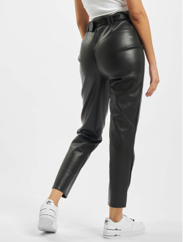 Missguided / Chino Premium Faux Leather Buckle Cigarette in zwart
