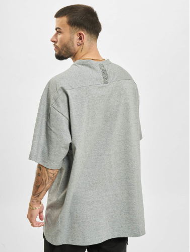 Nike / t-shirt Short Sleeve Revival in grijs