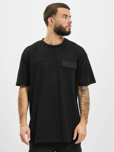 Urban Classics / t-shirt Oversized Big Flap Pocket in zwart
