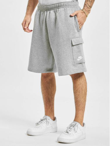 Nike / shorts Club Cargo in grijs