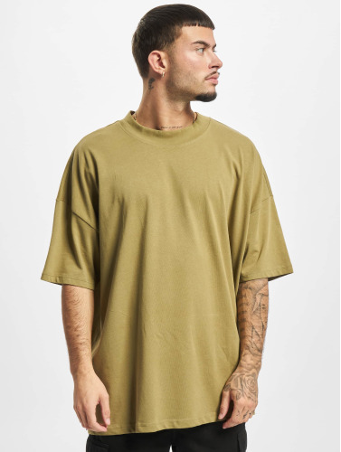 Urban Classics / t-shirt Oversized Mock Neck in khaki