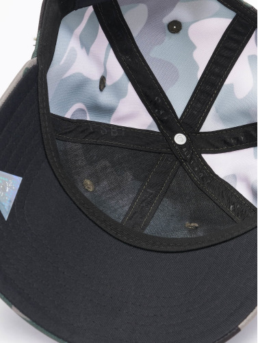 Cayler & Sons / snapback cap CSBL Brackets Curved in camouflage