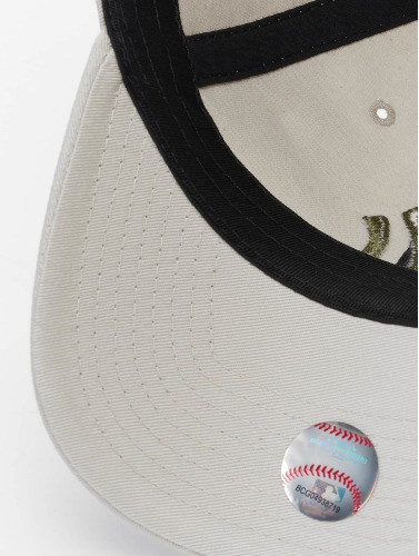 New Era / snapback cap MLB New York Yankees League Essentials CSCL 9Twenty in grijs