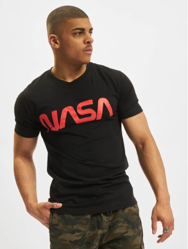 Urban Classics NASA Heren Tshirt -M- NASA Worm Zwart/Rood