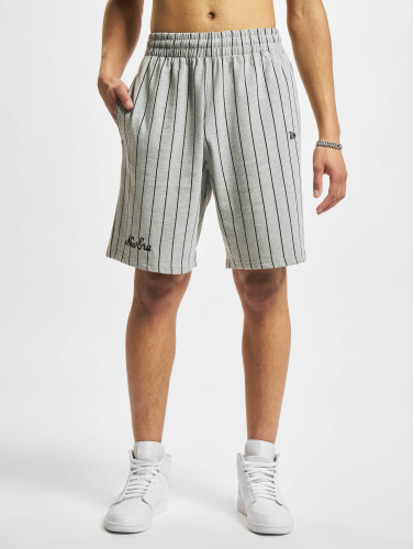 New Era / shorts Pinstripe in grijs