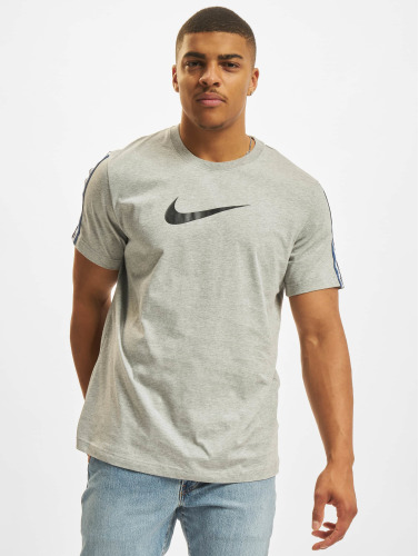 Nike / t-shirt Repeat in grijs