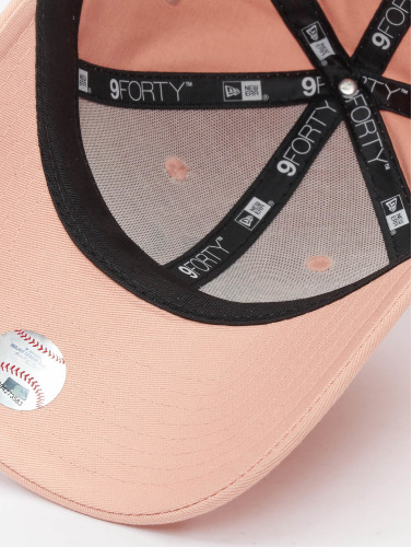 New Era / snapback cap MLB New York Yankees Metallic Logo 9Forty in pink