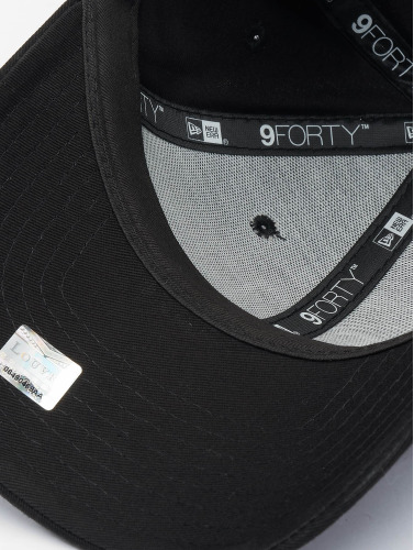 New Era / snapback cap Le Louvre Patch 9Forty in zwart