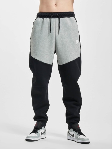 Nike / joggingbroek Sportswear Tech Fleece in zwart