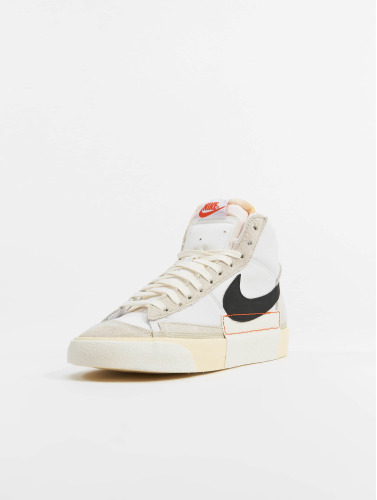 Nike / sneaker Blazer Mid '77 Vintage in wit