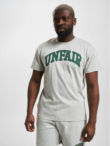 UNFAIR ATHLETICS / t-shirt College in grijs