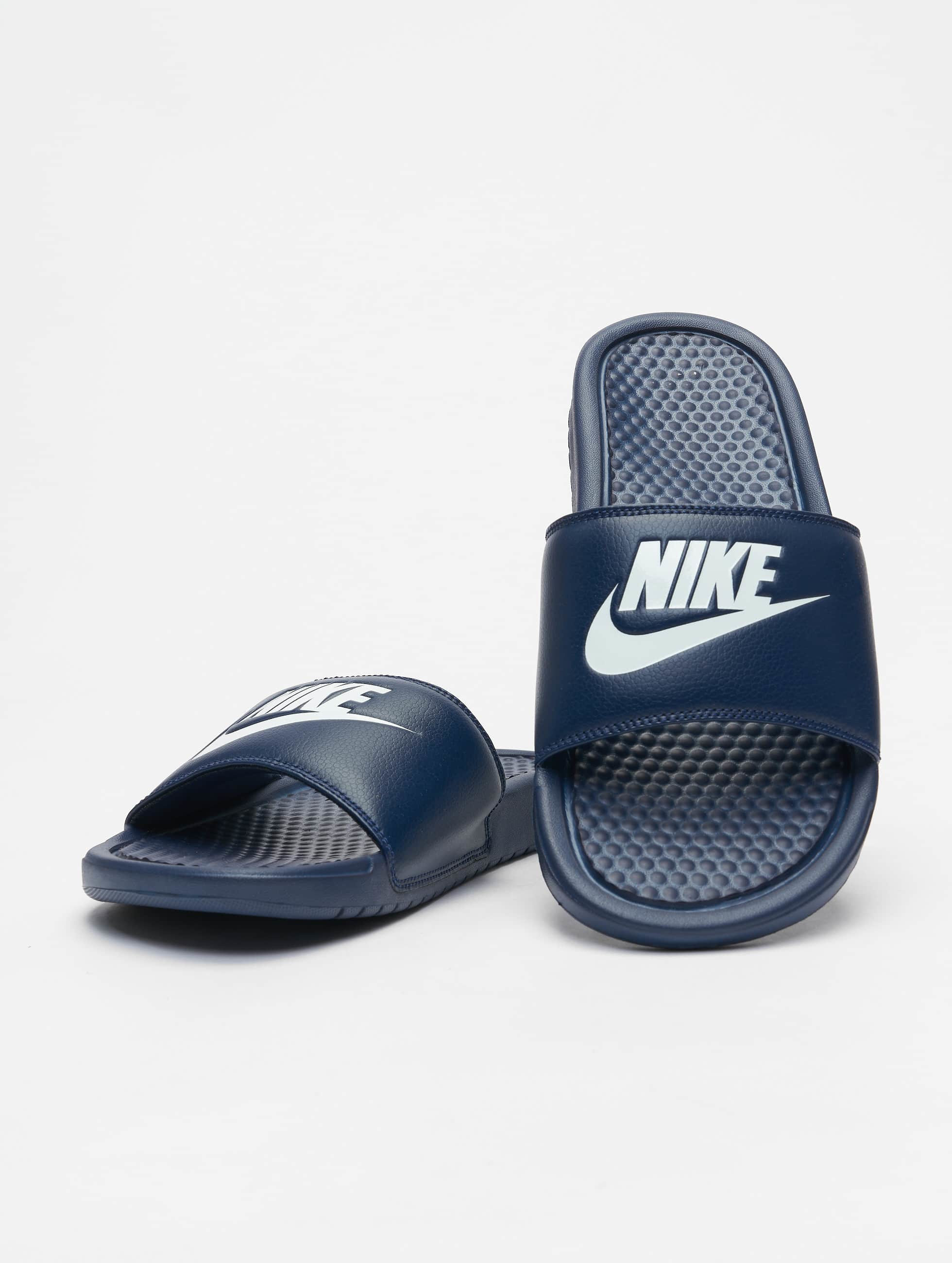 Nike Zapato / / Sandalias Benassi JDI en azul 343576