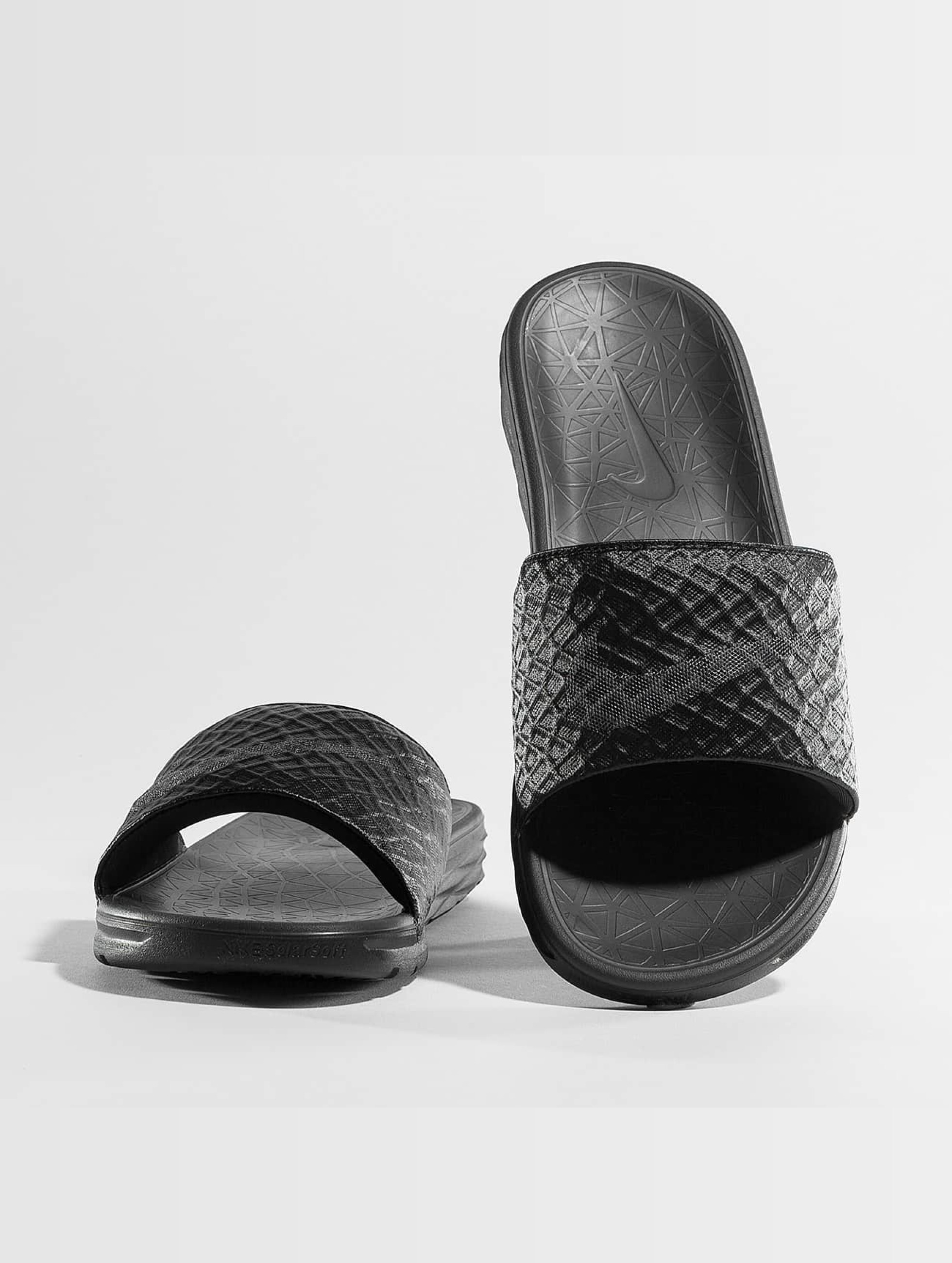 nike slippers Zwart