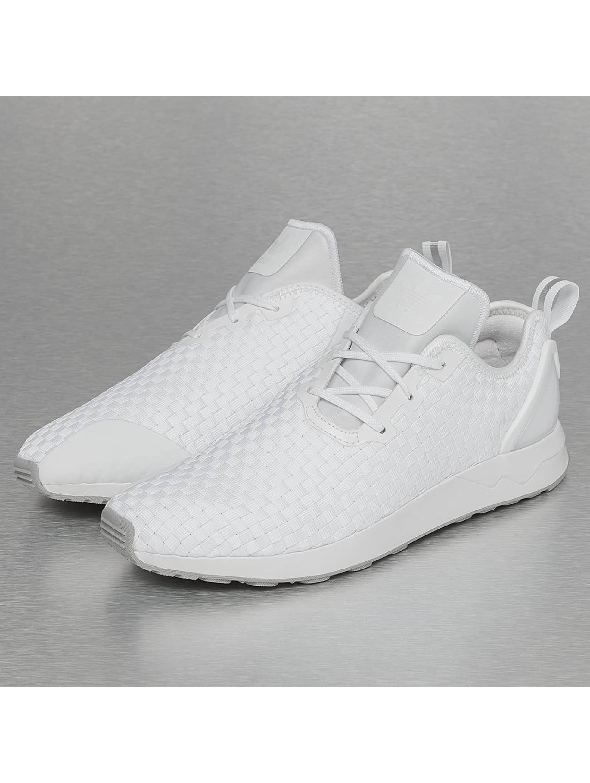 adidas Chaussures / Baskets ZX Flux ADV Asym en blanc