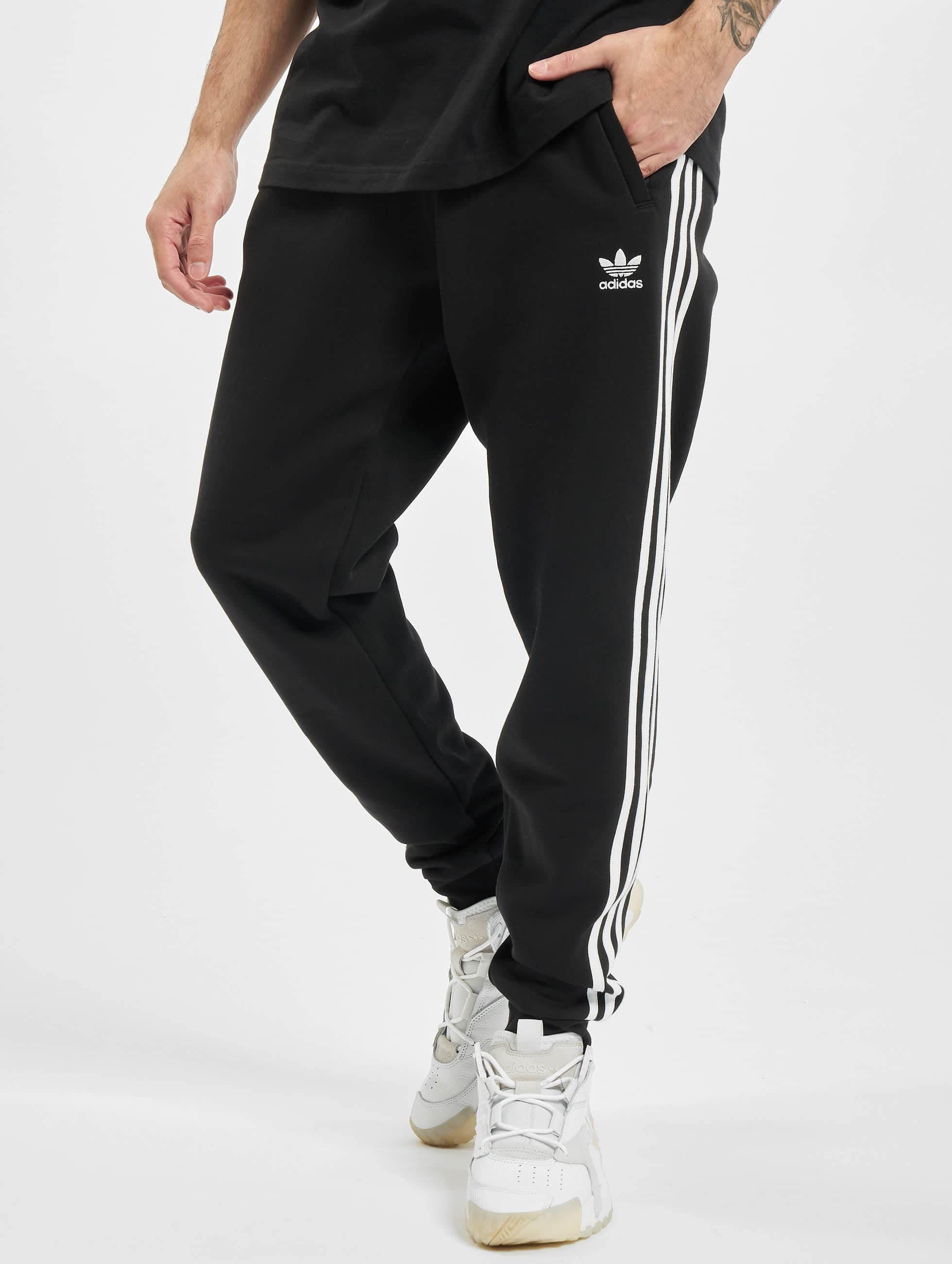 Gepensioneerd dauw Avondeten adidas Originals broek / joggingbroek 3-Stripes in zwart 801759