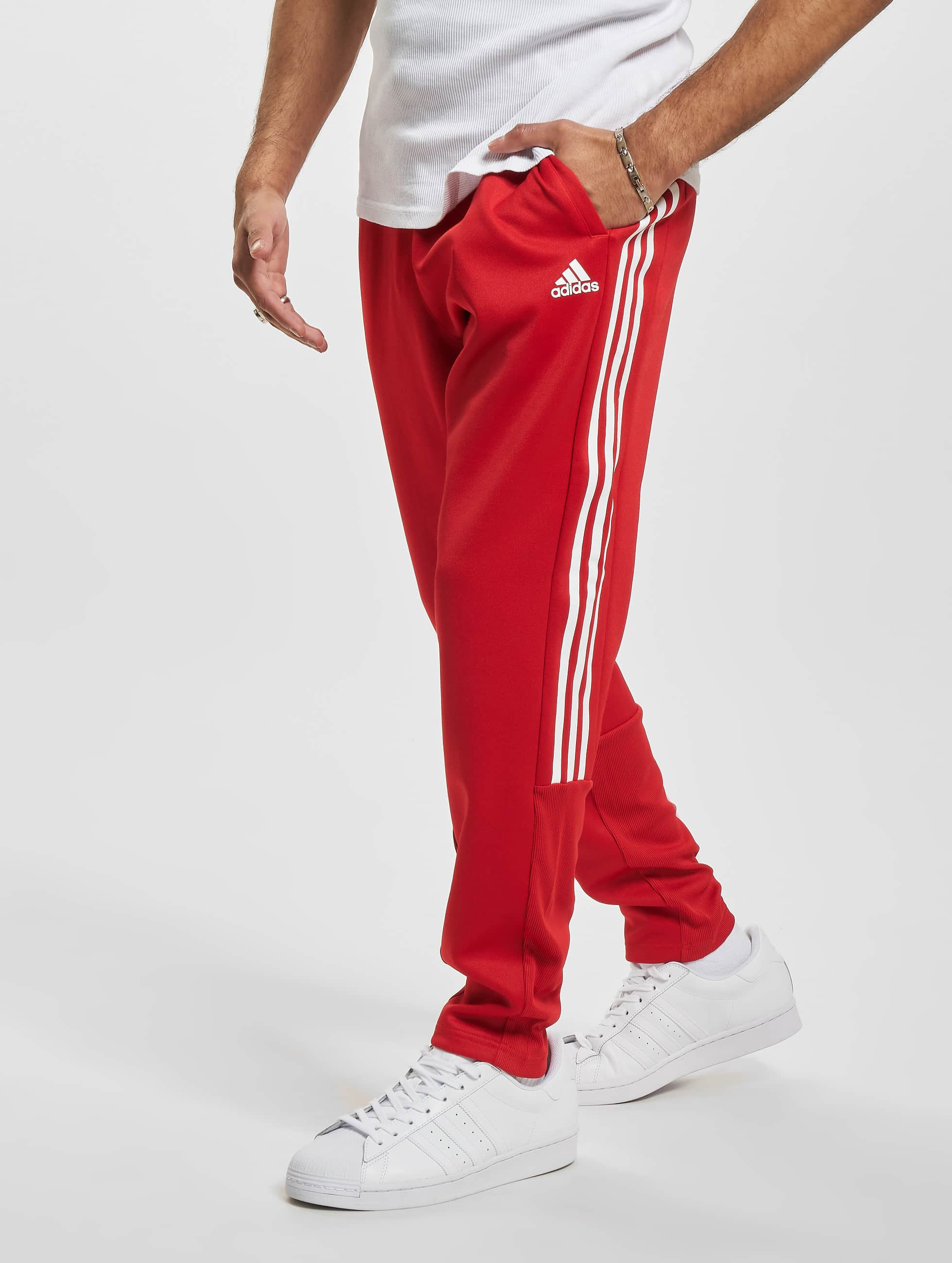 krysantemum Hysterisk legeplads adidas Originals Bukser / Joggingbukser Originals i rød 996124