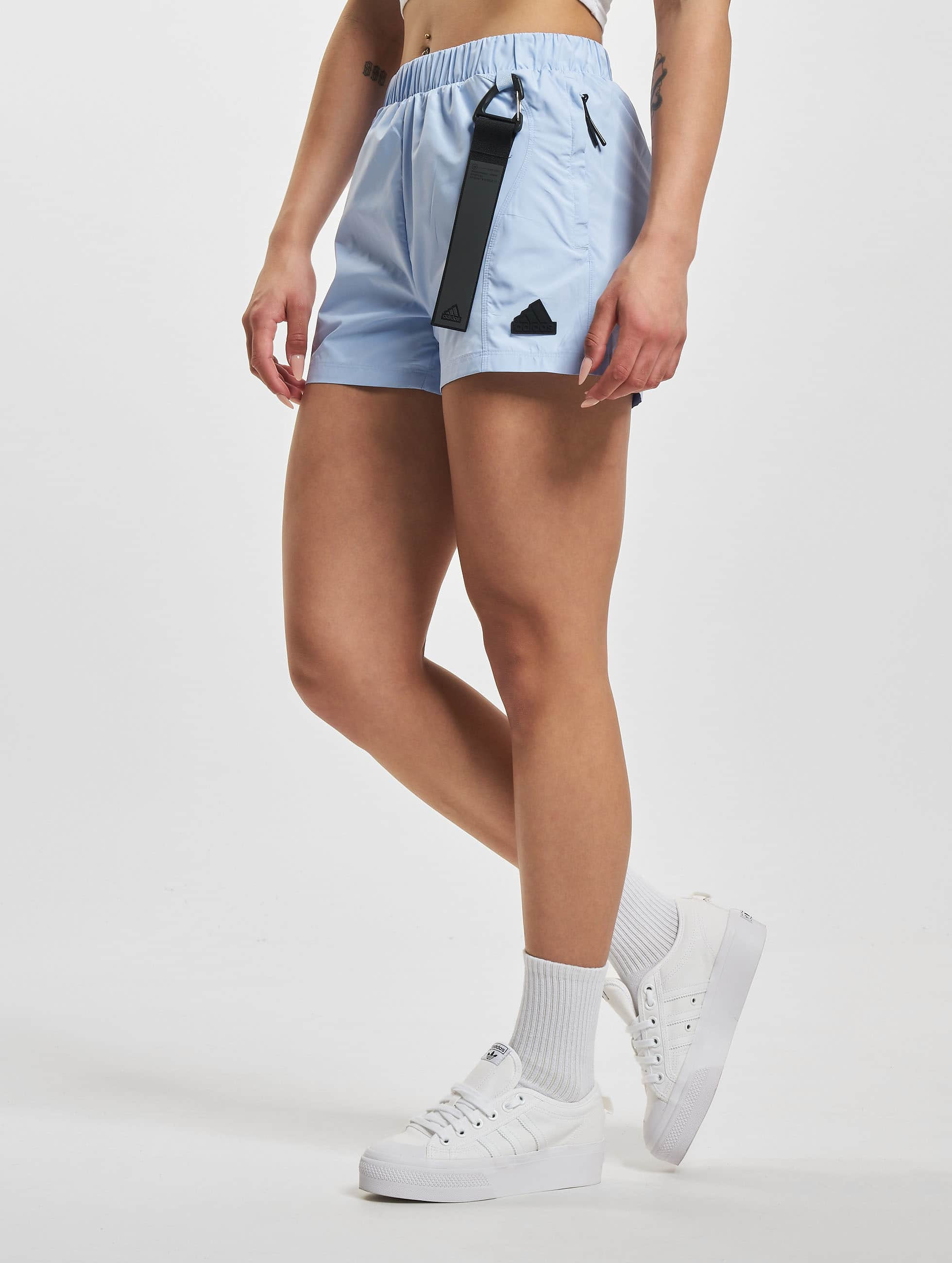 pepermunt Cornwall Specialiteit adidas Originals broek / shorts Originals in blauw 996144